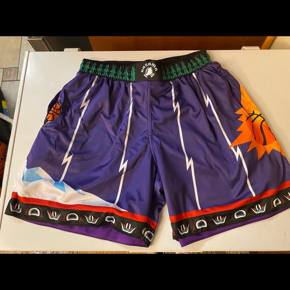 Kasama Shorts - Picture 2 of 7